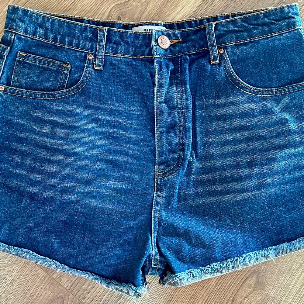 NWOT Forever 21 High Waisted Shorts - Size 30
